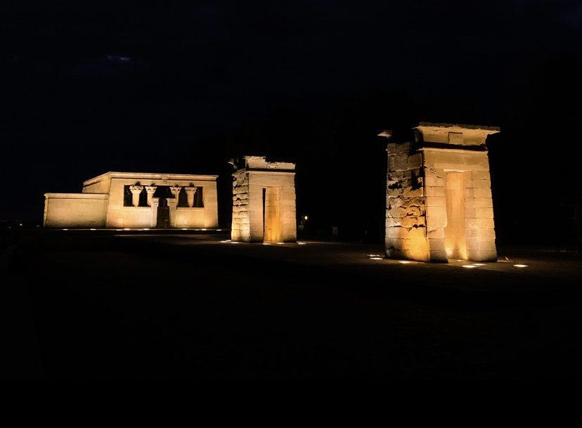 Templo de Debod during the night