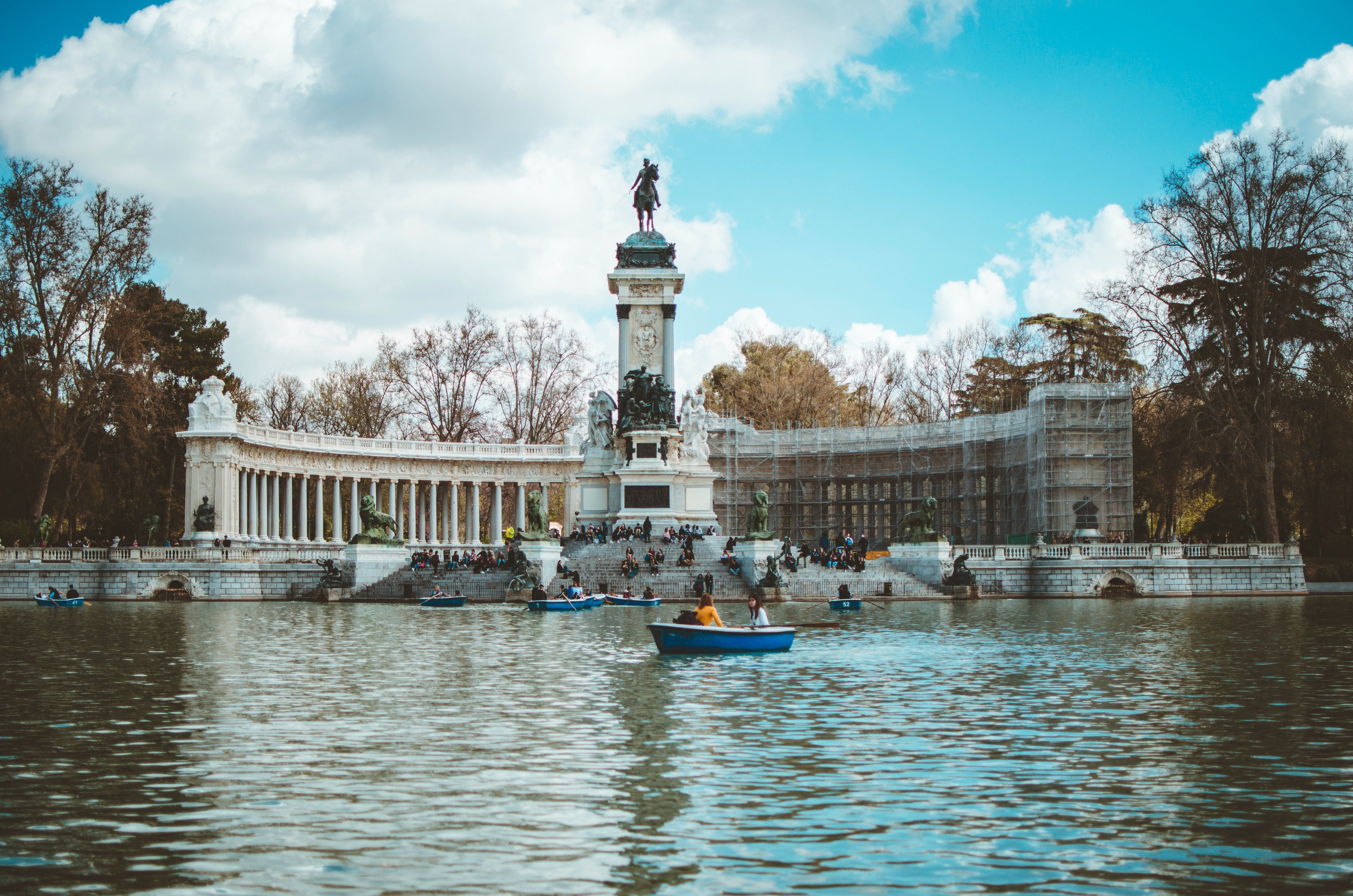 one day in madrid parque del gran retiro lago reitor retiro