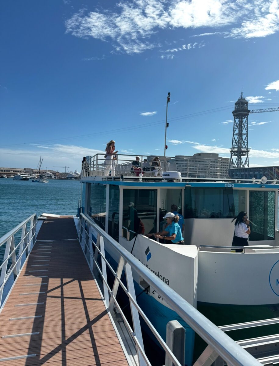 barcelona bucket list bus nautic