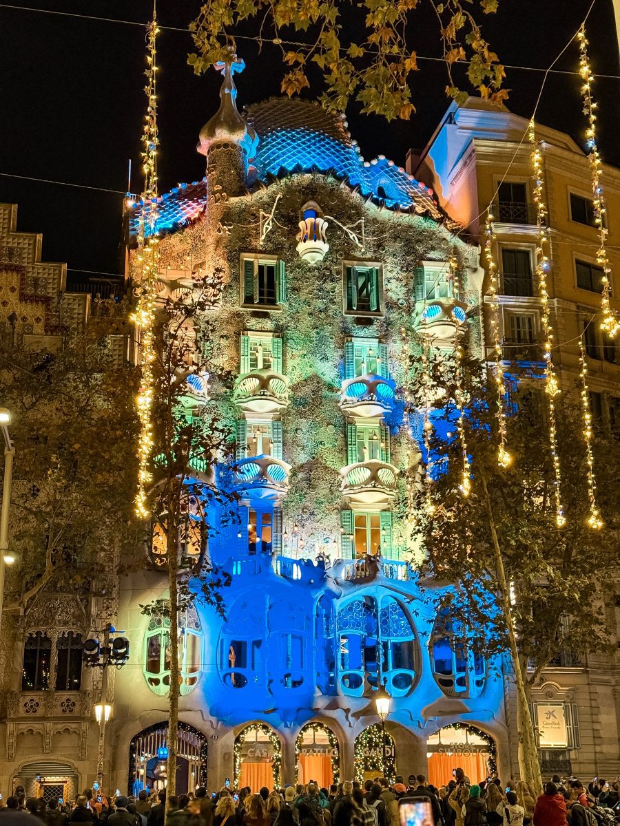 casa battlo facade with Christmas lights barcelona bucket list barcelona instagram spots