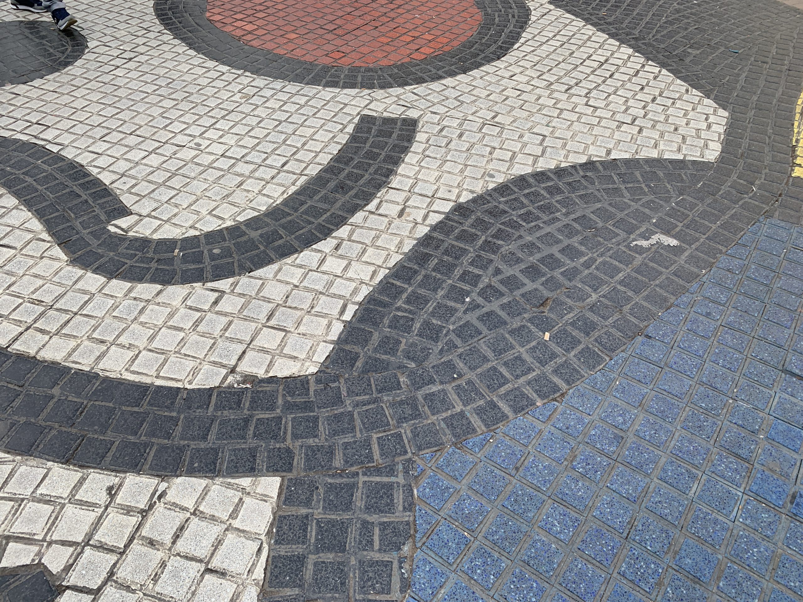 free things to do in Barcelona Joan miro mosaic street art