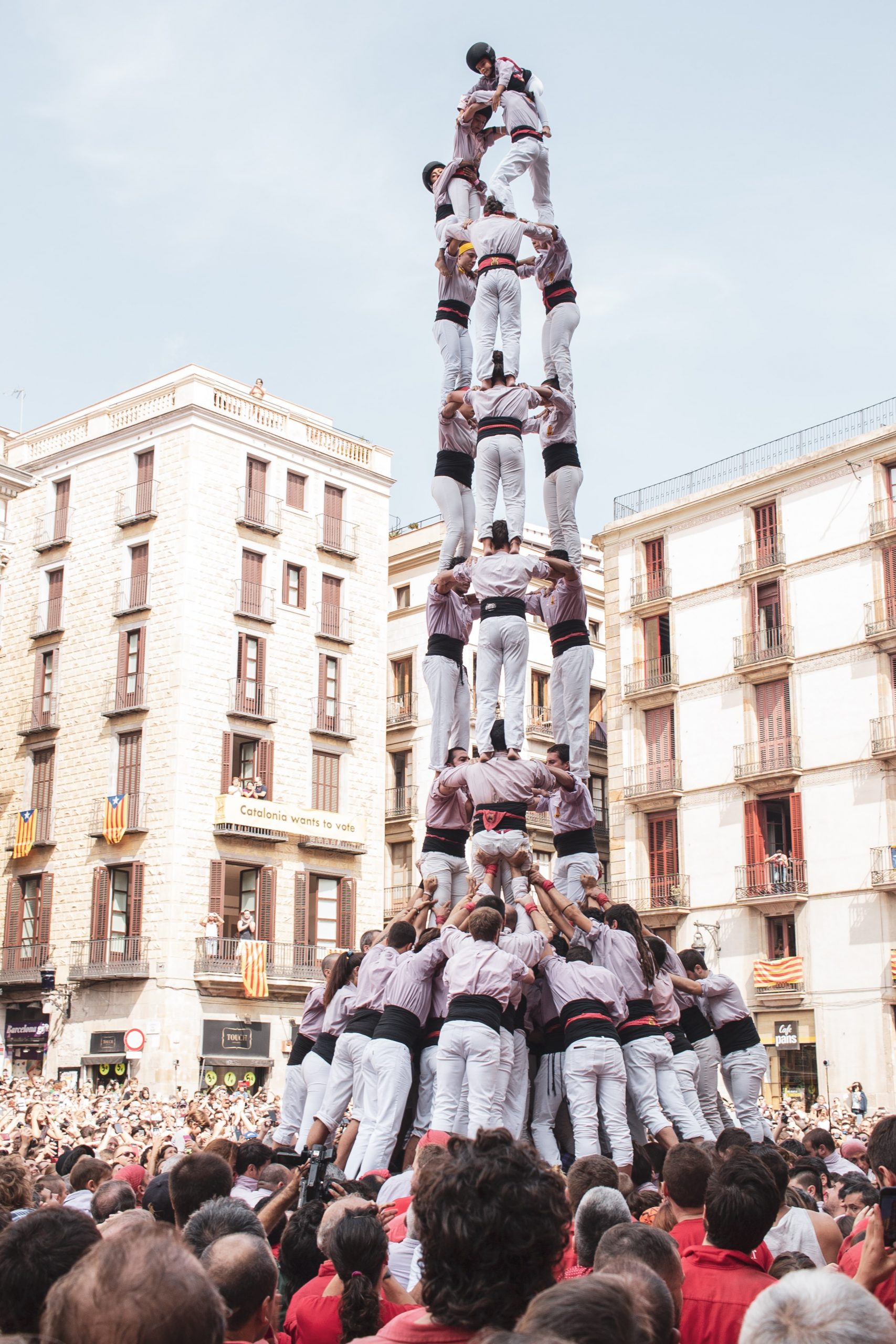 fun facts about barcelona castells 