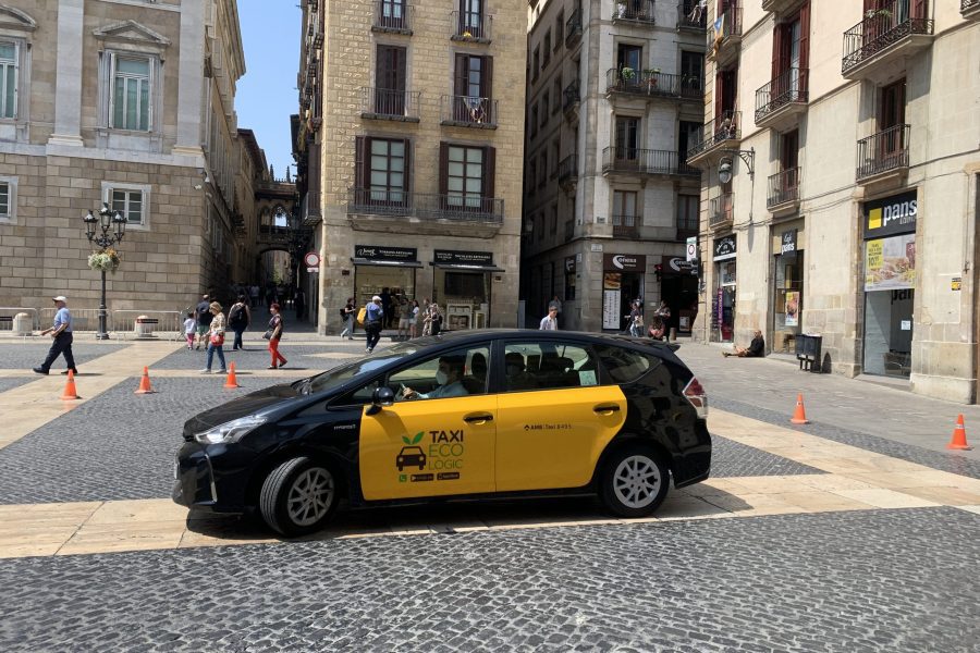 taxis in barcelona photo