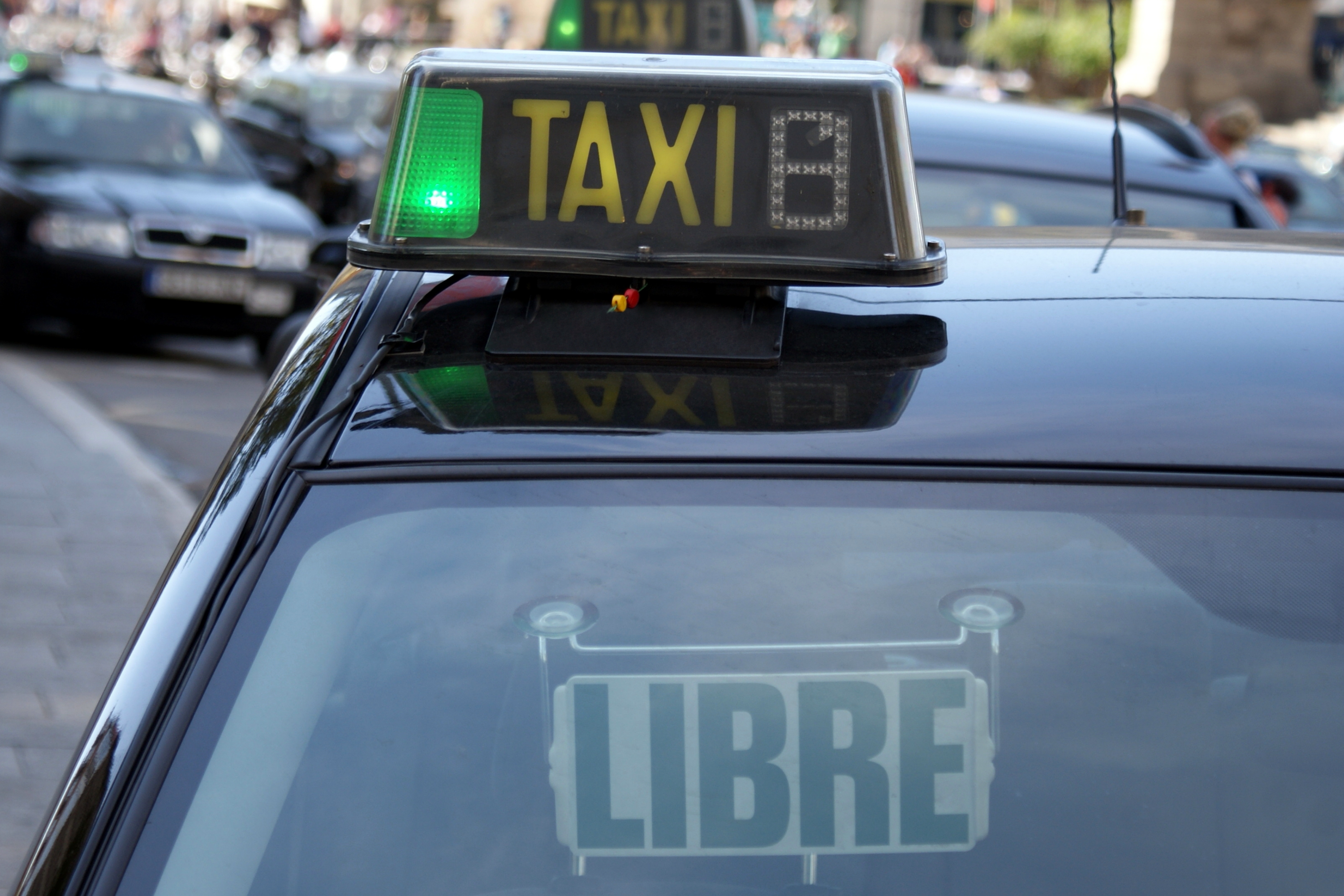 taksi di barcelona liter lampu hijau