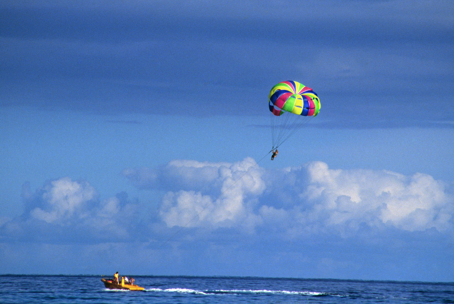 things to do in alcudia parasailing