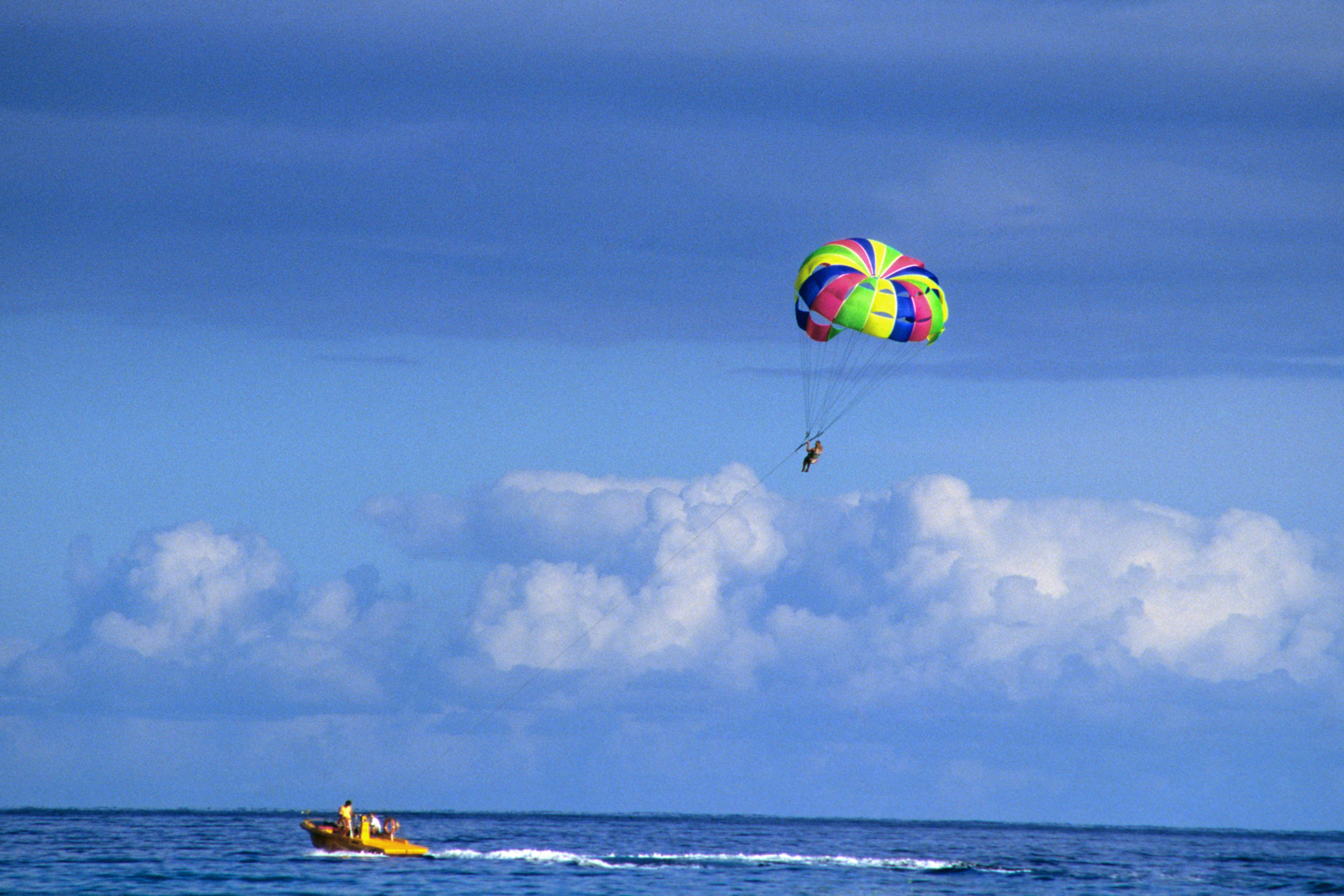 things to do in Alcudia parasailing
