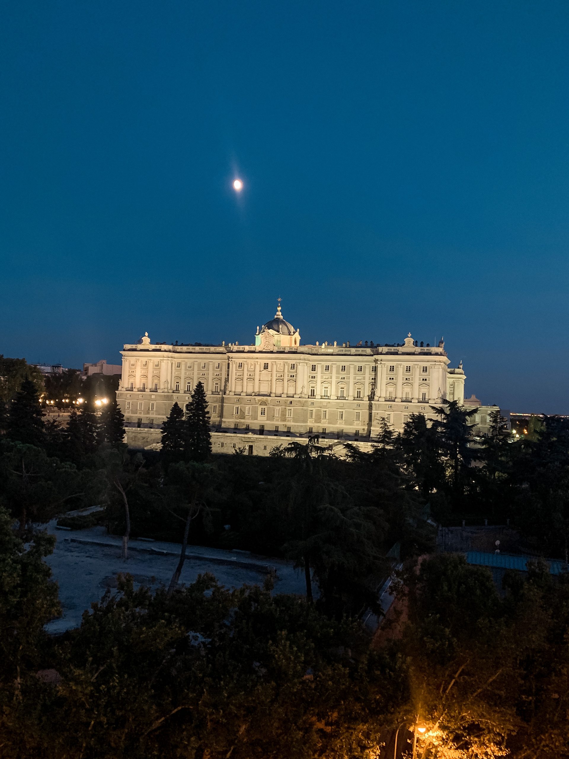 THINGS TO DO IN madrid at night roof top palace 