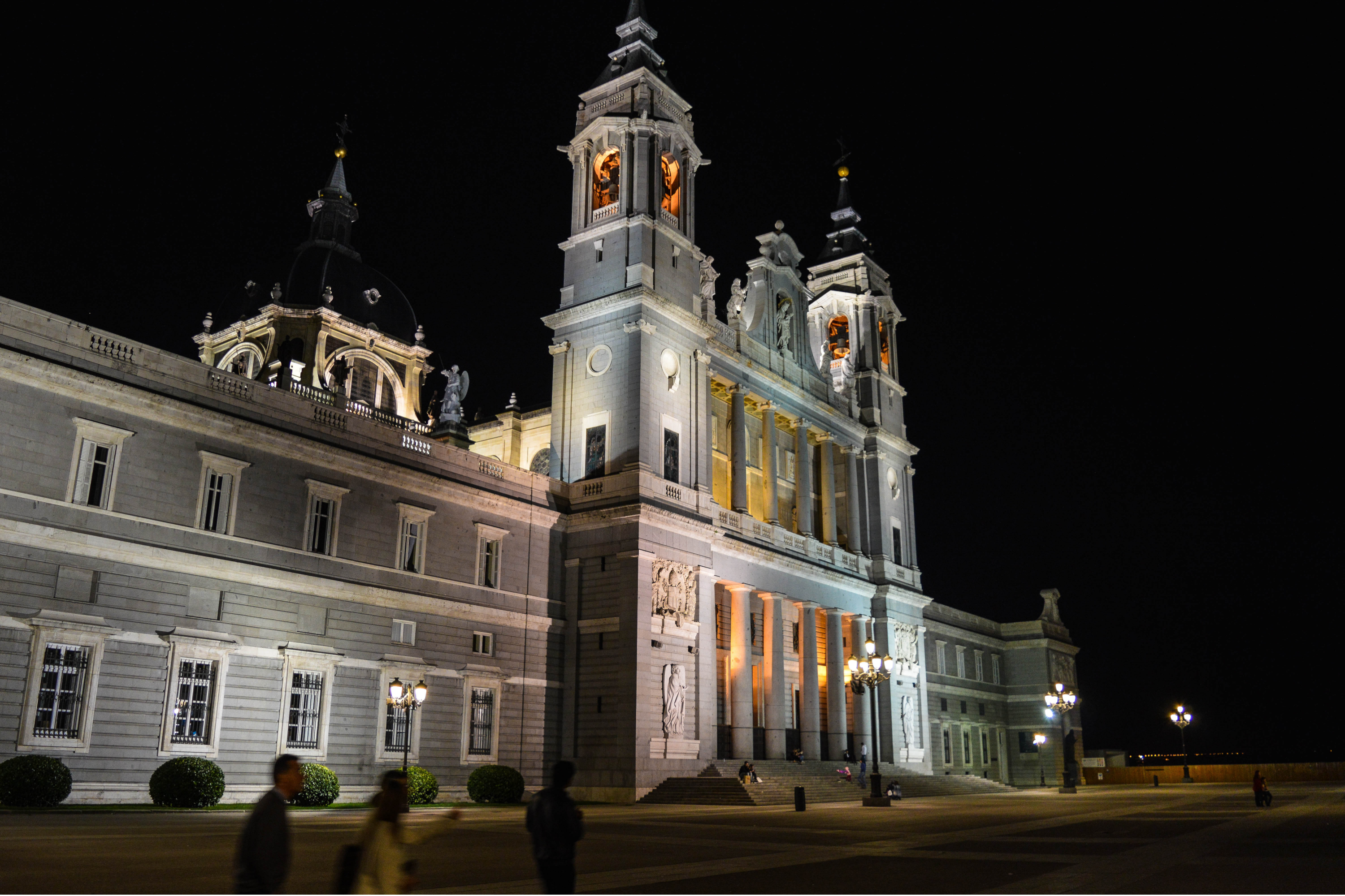 Things to do in Madrid at night Almudena cathedral
