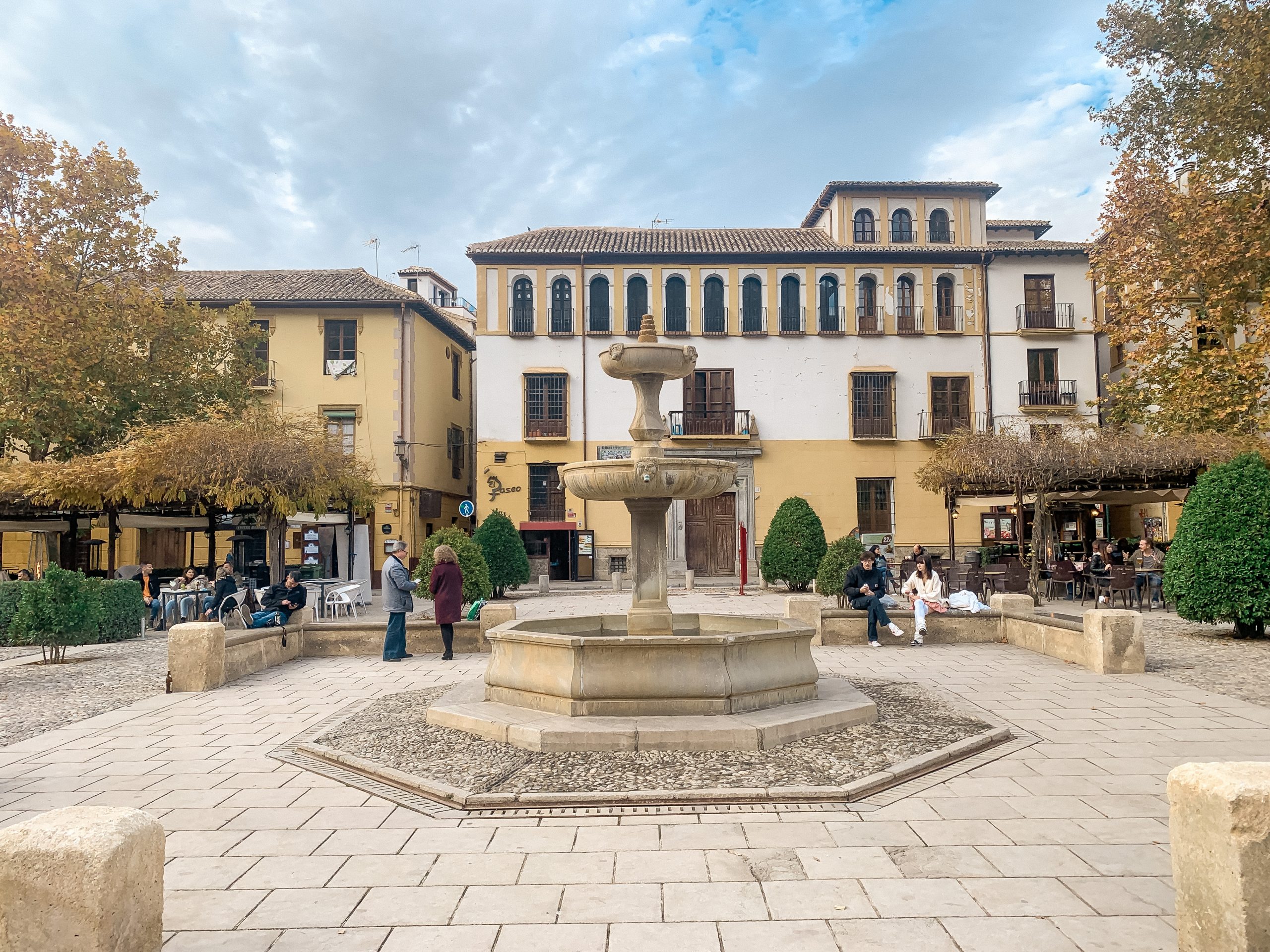 self guided walking tour Granada paseo de los tristes Granada in 2 days