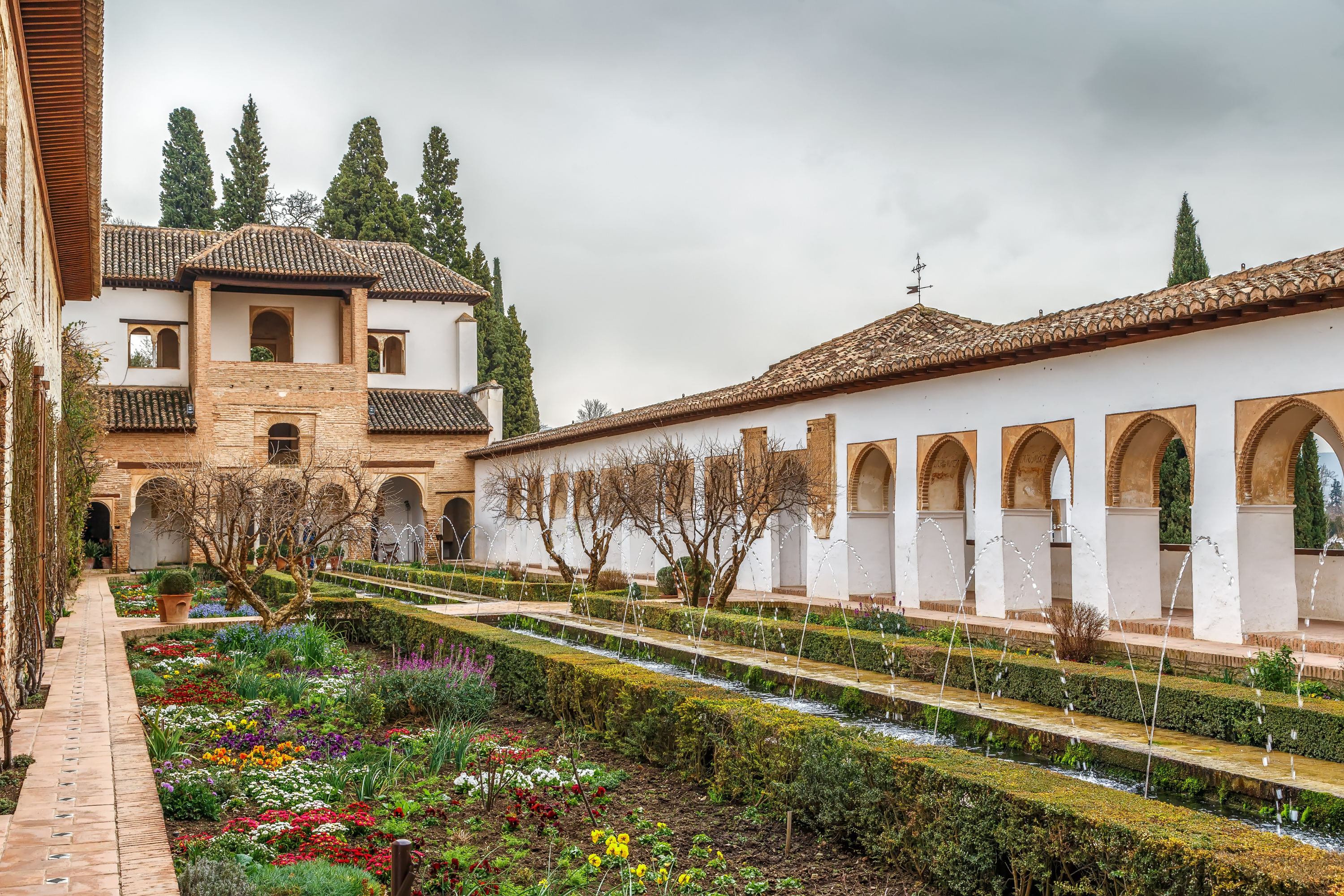 Granada Tour with Alhambra Palace and Generalife Gardens - Klook