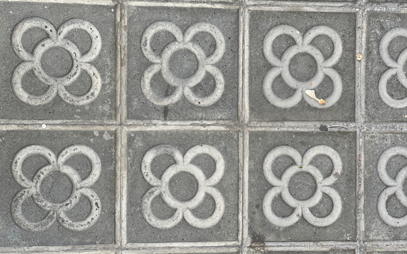 souvenirs from barcelona tiles with flower