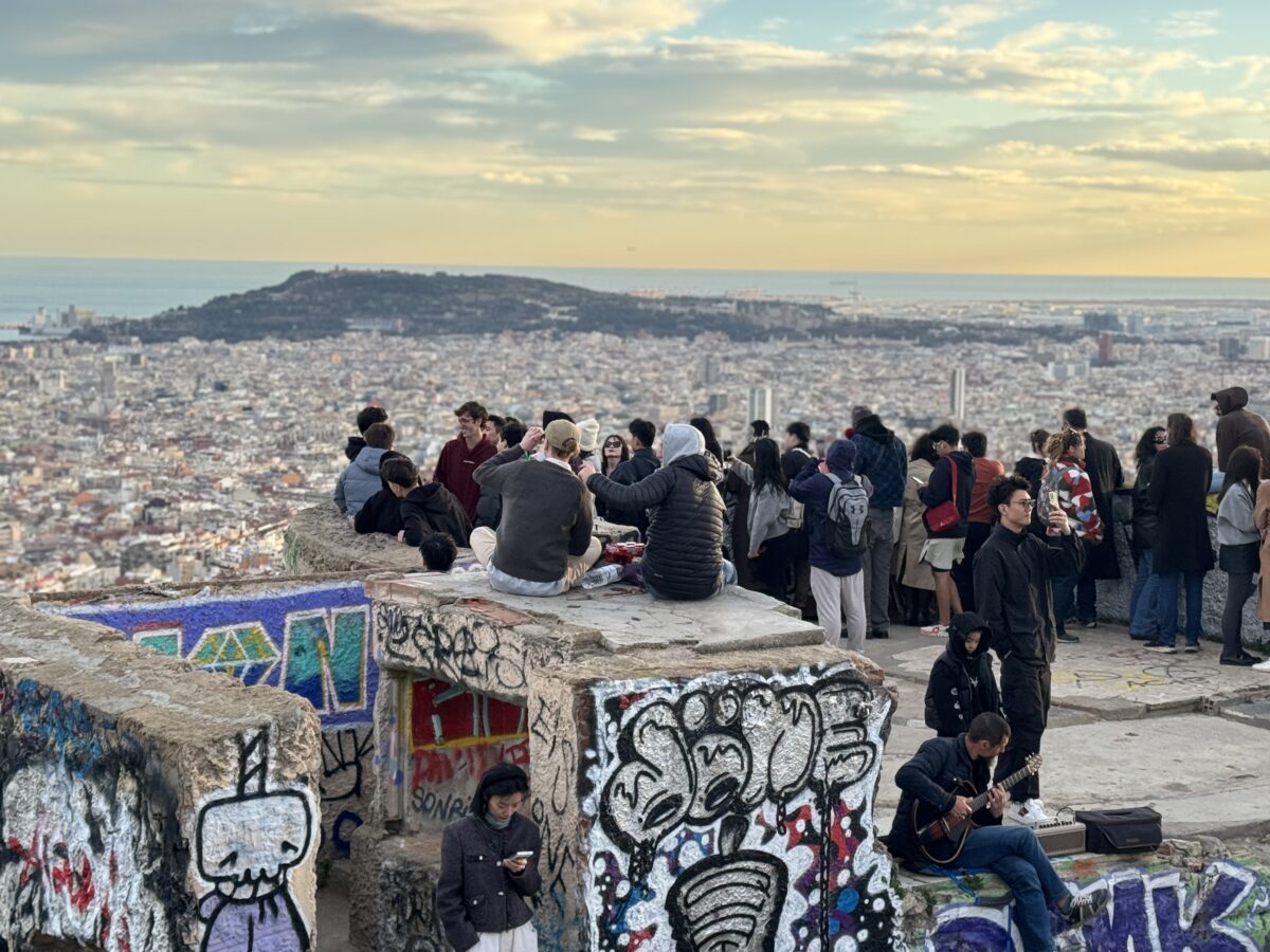 How to get to the bunkers del carmel viewpoint barcelona bucket list